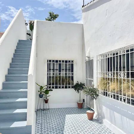 Casa Alpha - Modern 3 Bed 2 Bath Apartment *